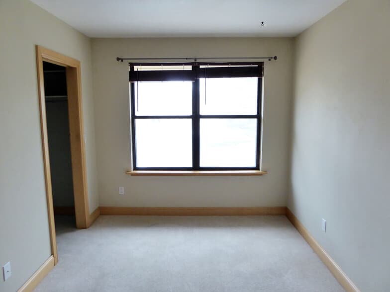 Building Photo - 1031 Mirrormere Cir