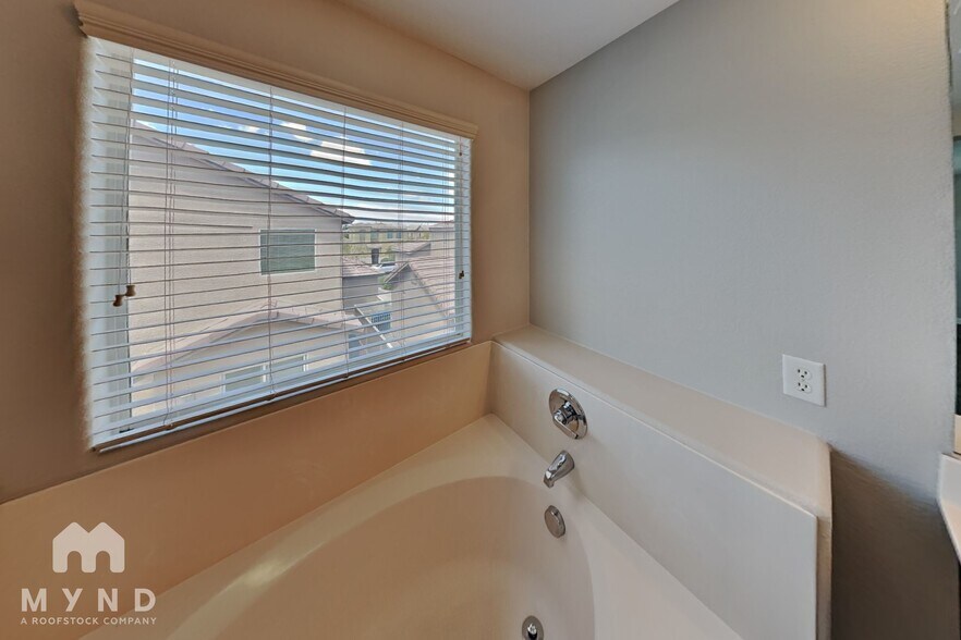 Building Photo - 6686 Cloverstone Ct