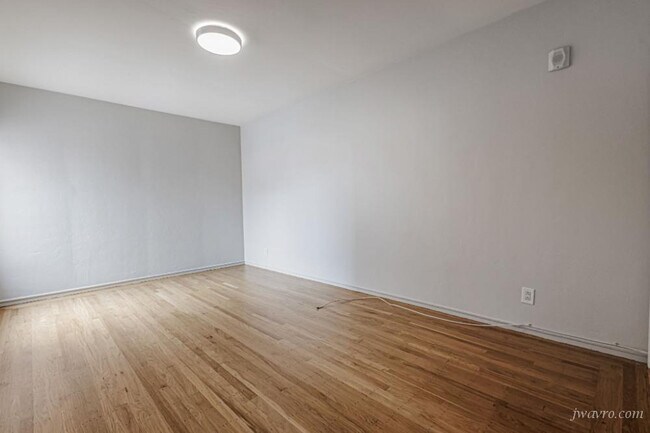 Building Photo - 80 Terra Vista Ave