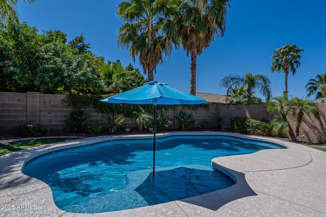 Building Photo - 6347 W Saddlehorn Rd