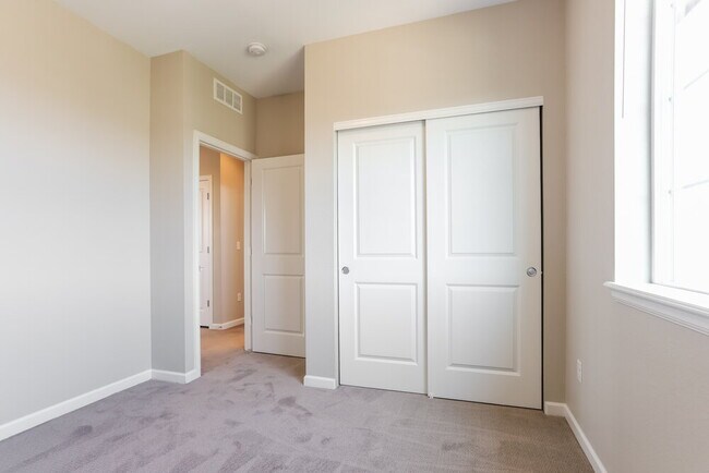 Building Photo - 3305 Riverwood Way