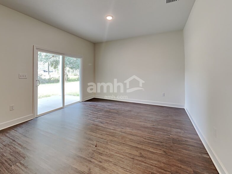 Building Photo - 1094 Tan Tara Trl