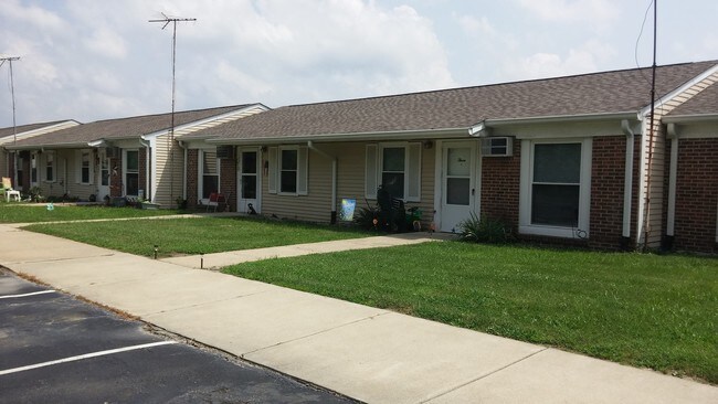 Primary Photo - Fox Run Apartments
