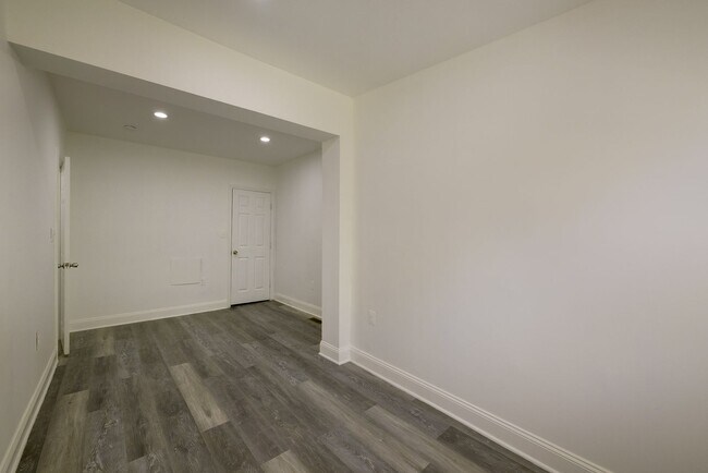 Building Photo - Charming & Renovated Petworth Rowhouse with Parking -  Available Now!