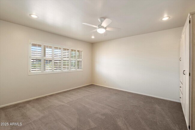 Building Photo - 5019 E Rovey Ave