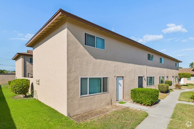 Building Photo - Lindale Villa Apartments
