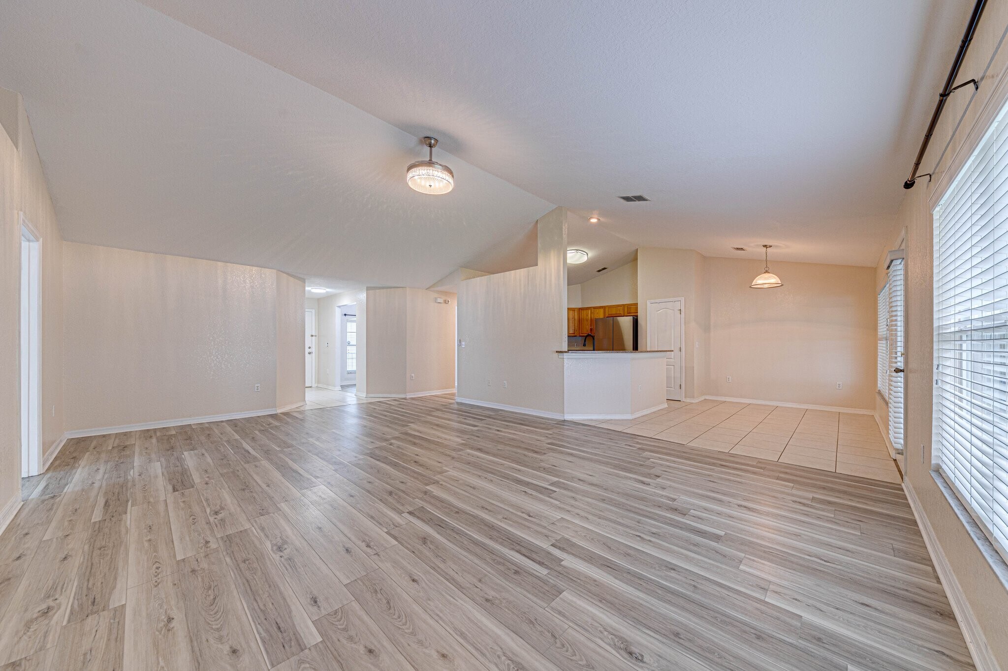 Building Photo - 1176 Lake Pl Ct