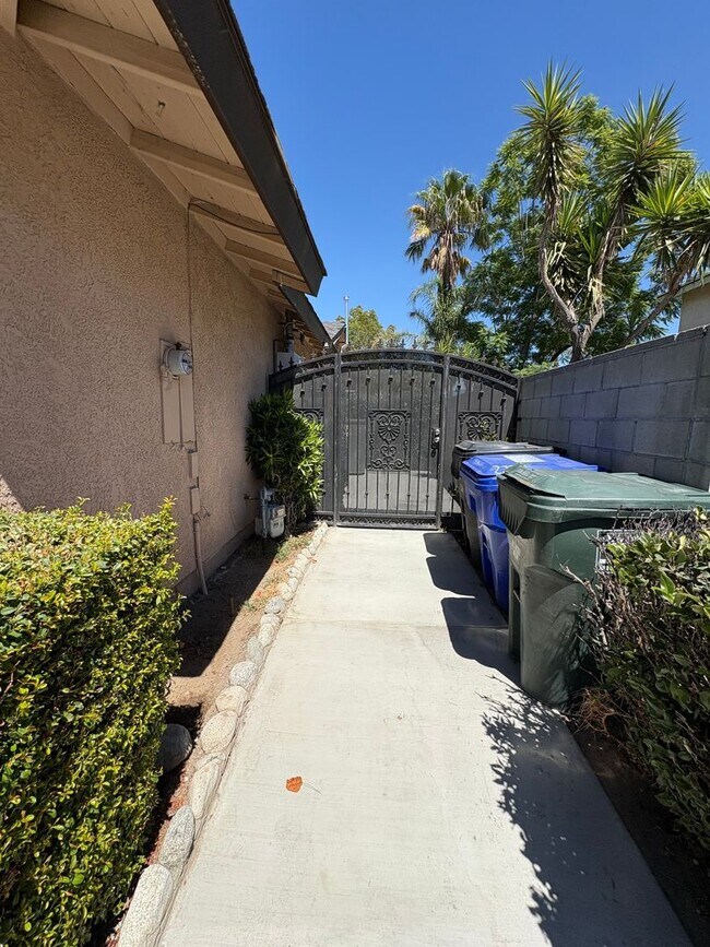 Building Photo - Beautiful Brand New 1-Bedroom, 1-Bath  ALL...