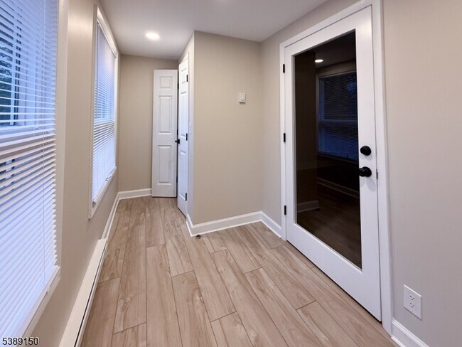 Building Photo - 36 Cortlandt Pl