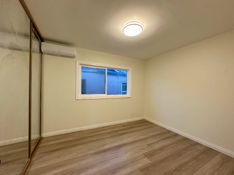 Building Photo - 7860 La Fiesta Dr