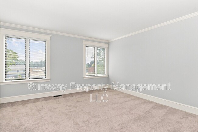 Building Photo - 342 Quaker Rd
