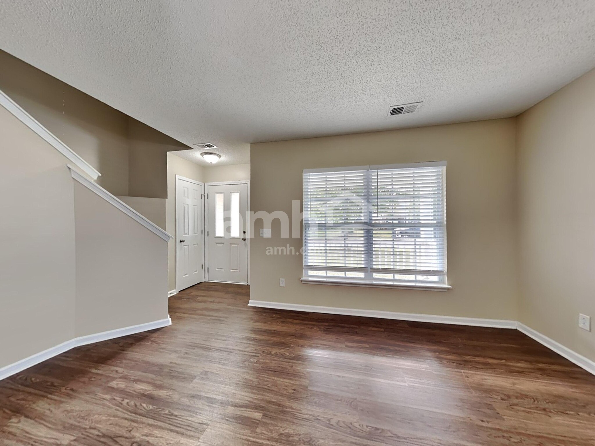 Building Photo - 418 Dovetail Cir