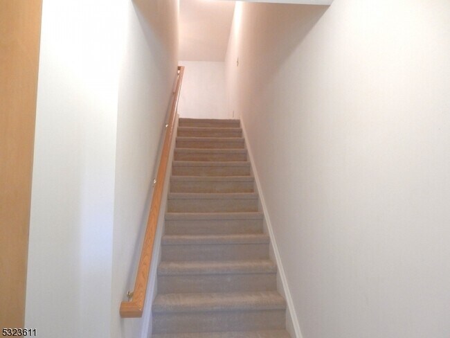 Building Photo - 28 Jane Dr