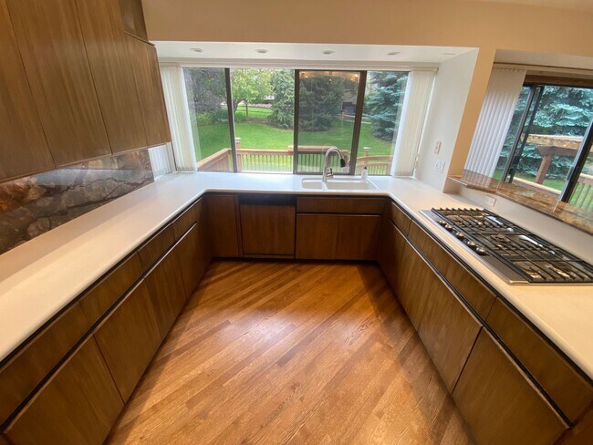 Building Photo - Great Home in the Highlands 360