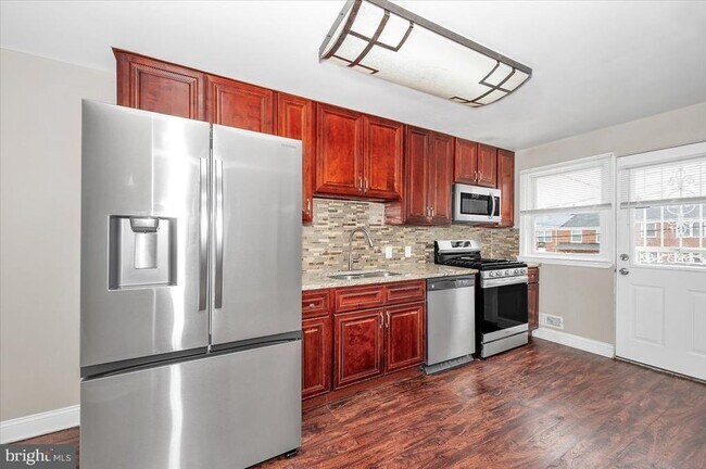 Building Photo - 1551 Langford Rd