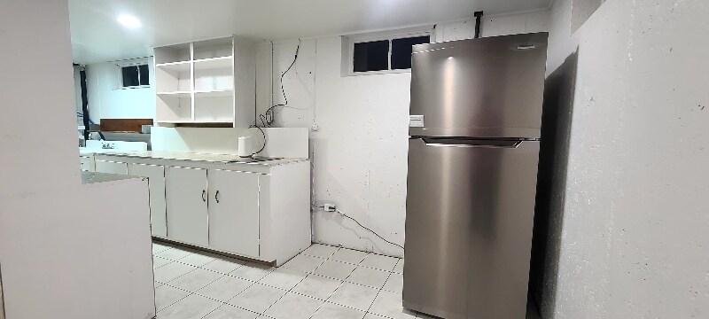 Building Photo - 557 Laker Wy