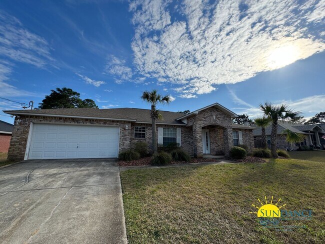 Building Photo - Wonderful Holley by the Sea Home!
