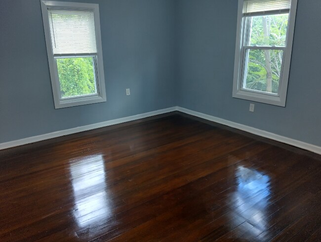 Building Photo - 46 Stonington St