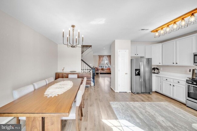 Building Photo - 6340 Cullen Pl