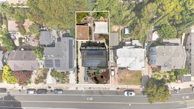 Building Photo - 846 Mandana Blvd