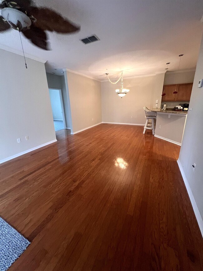 Building Photo - 520 Florida Club Blvd