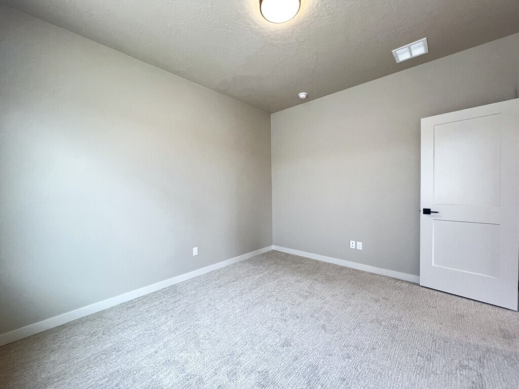 Building Photo - 2300 S Hurd Ave