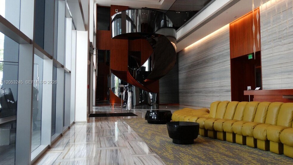 Building Photo - 1300 brickell bay Dr