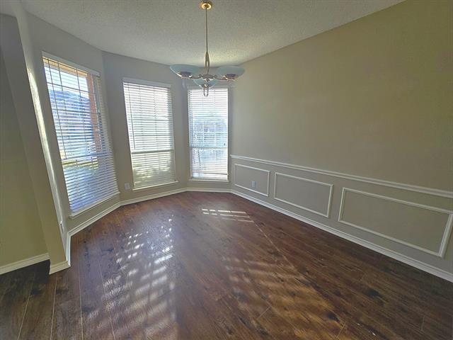 Building Photo - 327 Hillglen Dr