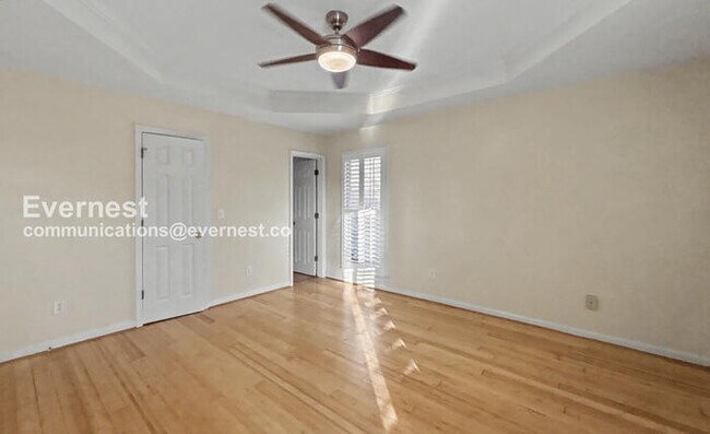 Building Photo - 1050 Independence Ct