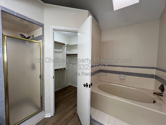 Building Photo - 7808 Mallard Ln