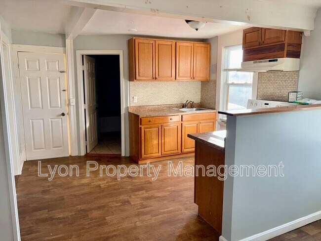 Building Photo - 1134 Social St