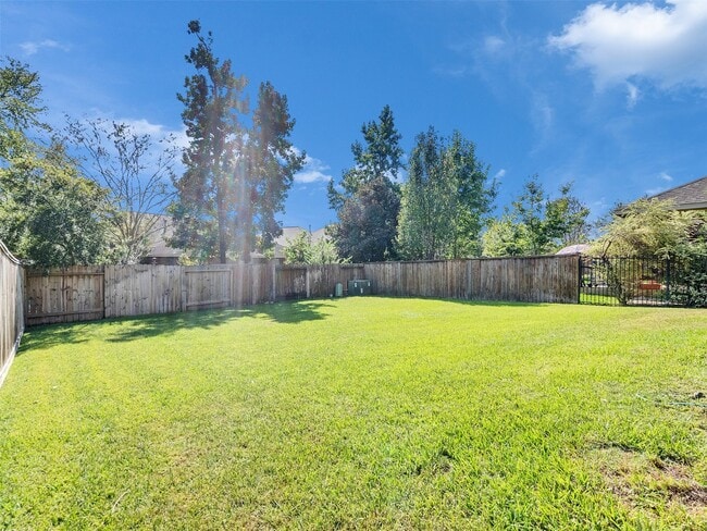 Building Photo - 114 N Hawkhurst Cir