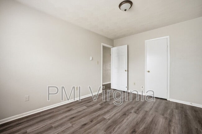 Building Photo - 2916 Pleasant Ave