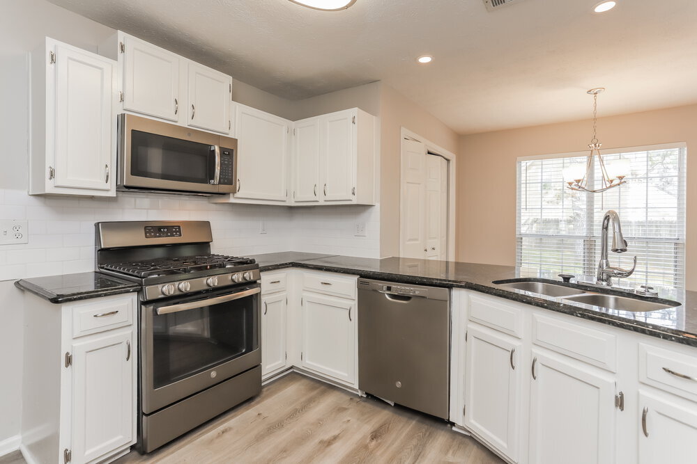 Building Photo - 2057 Wedgewood Dr