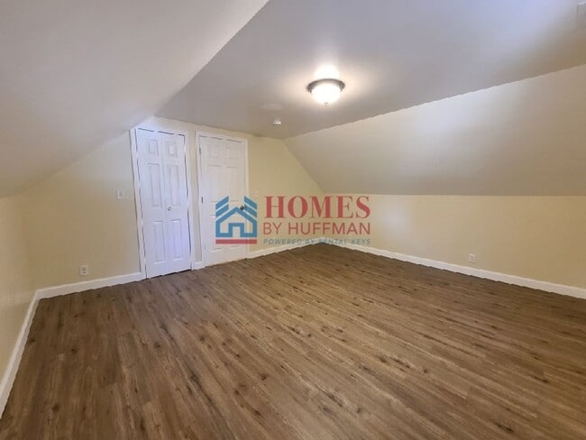 Building Photo - 423 Jefferson Ave