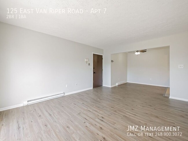 Building Photo - 125 E Van Riper Rd