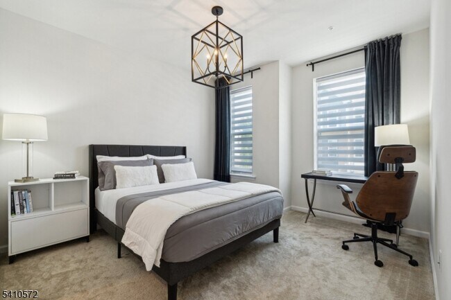 Building Photo - 4 Sadie Cir