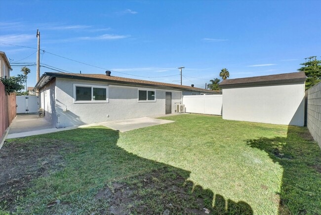 Building Photo - 18442 Patterson Ln