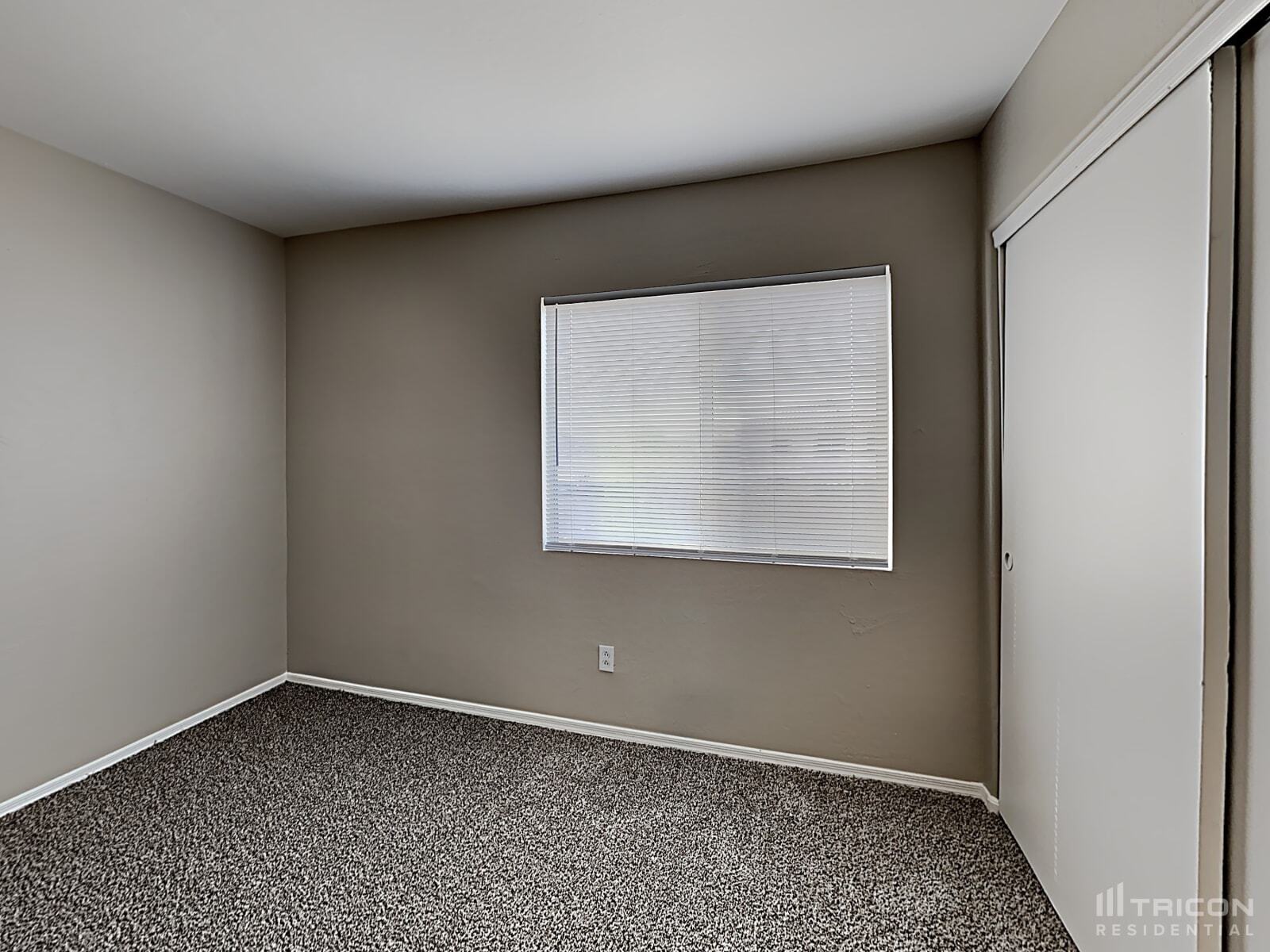 Building Photo - 12929 W Laurel Ln