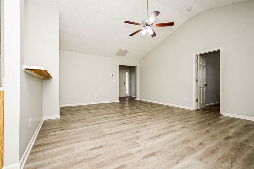 Building Photo - 1790 Courtyard Ln