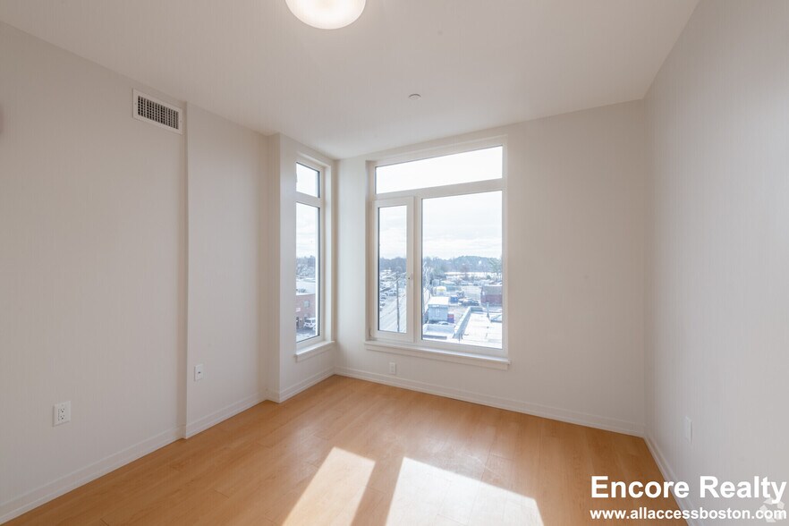 Building Photo - 77 New St