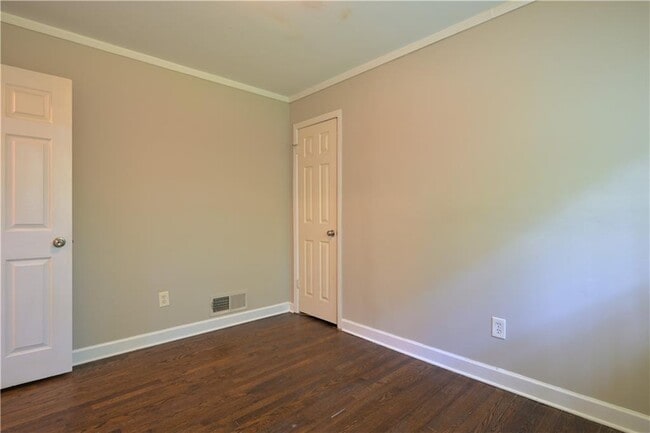 Building Photo - 2075 Claude St NW