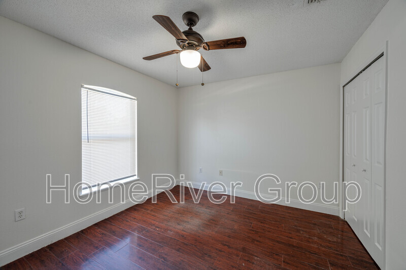 Building Photo - 718 Swan Way