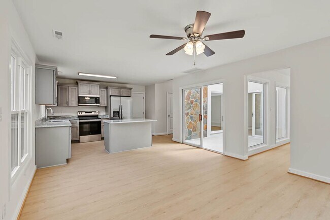 Building Photo - 300 Smoots Ln