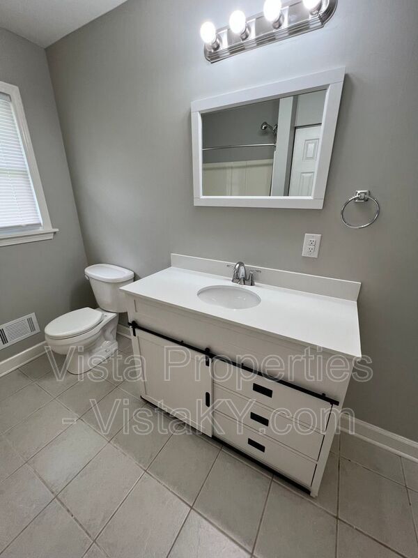 Building Photo - 2512 Accasia Dr