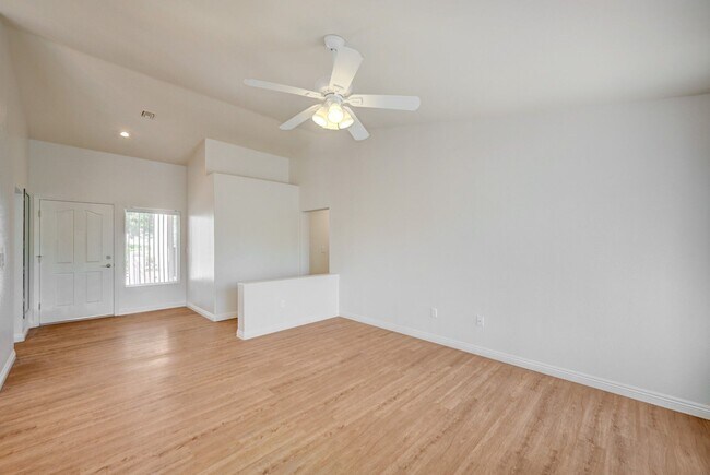 Building Photo - Charming 2 Bedroom, Single-Story Home in S...