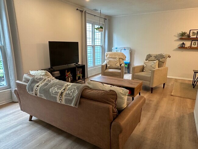 Building Photo - 48 Homestead Village Dr