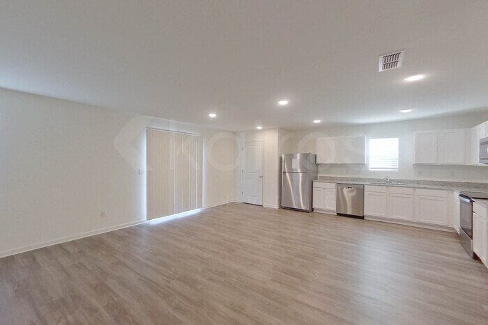 Building Photo - 103 Flat Rock Ml Trl