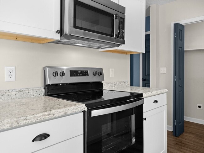 Building Photo - Welcome to Crown Point!