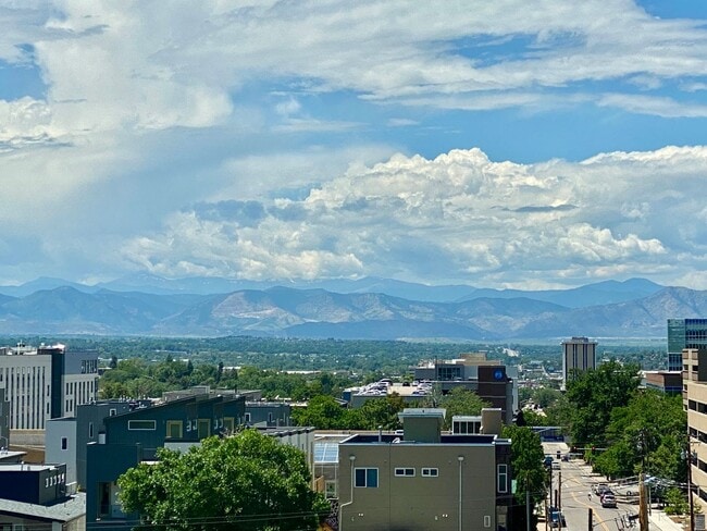 Building Photo - WOW!  Top Corner, 2 bed, 2 bath